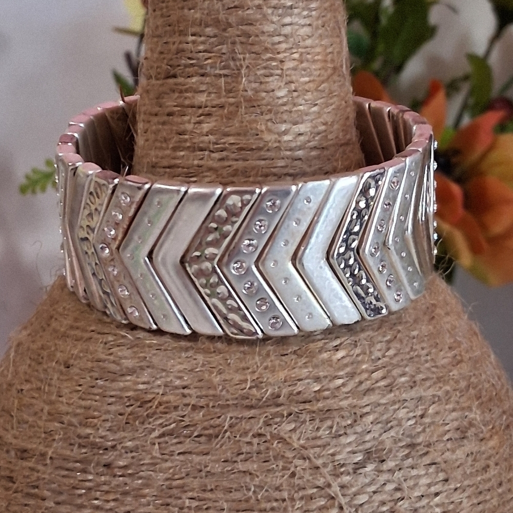 Premier Designs Zigzag Stretch Bracelet